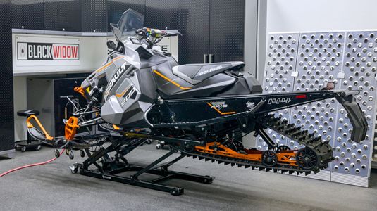 Lifts up to 750 lbs.