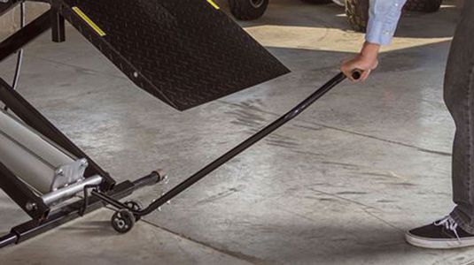 Mobile with two front casters and included dolly