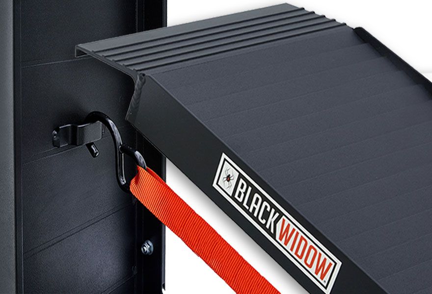 Safety straps and plate ends ensure stable, safe loading for trucks and trailers