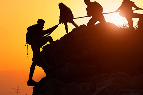 Card image cap for 4 Extreme Outdoor Team-Building Activities & Tips to Get Started