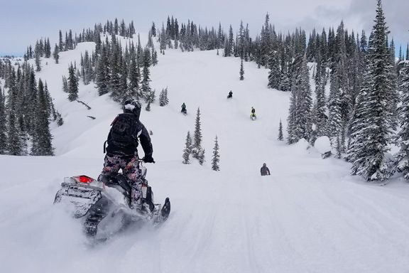 Card image cap for 10 Great Places to Ride Snowmobiles